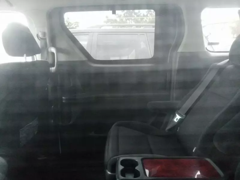 Toyota Vellfire    - 2400