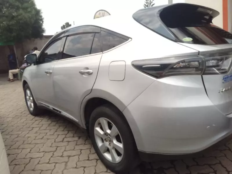 Toyota Harrier   - 2014