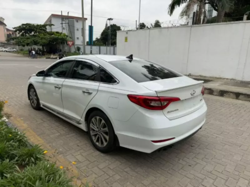 Hyundai Sonata   - 2016