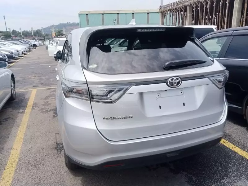 Toyota Harrier   - 2015