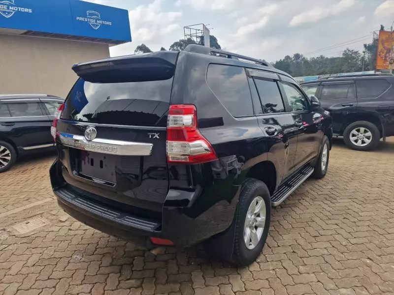 Toyota Land Cruiser Prado   - 2017