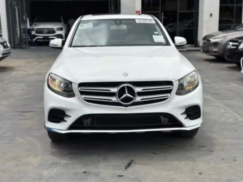 Mercedes-Benz GLC 300   - 2017