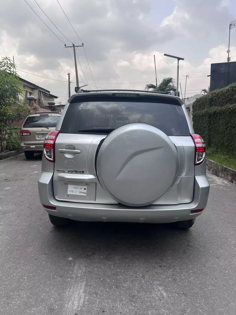 Toyota RAV4   - 2006