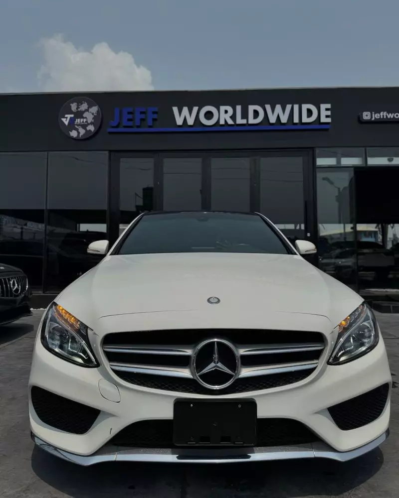 Mercedes-Benz C 300   - 2015