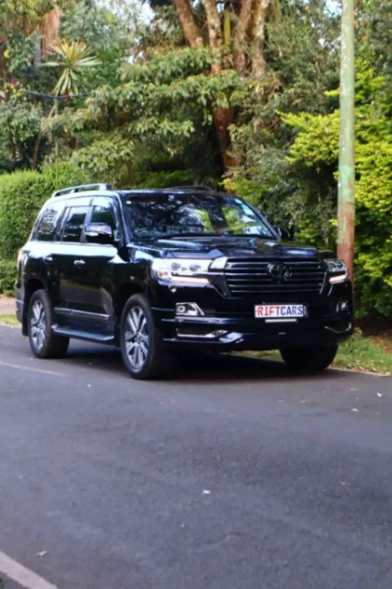 Toyota Landcruiser  V8   - 2020