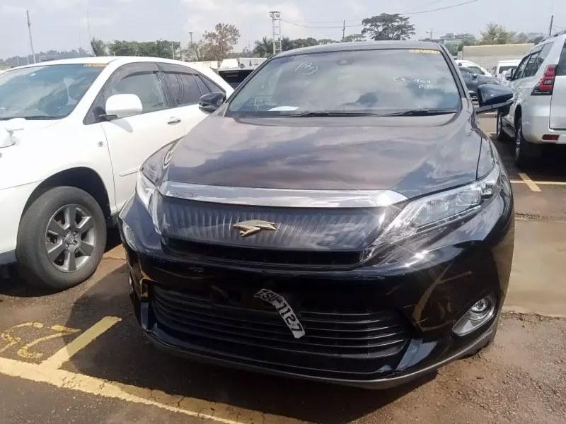Toyota Harrier   - 2016