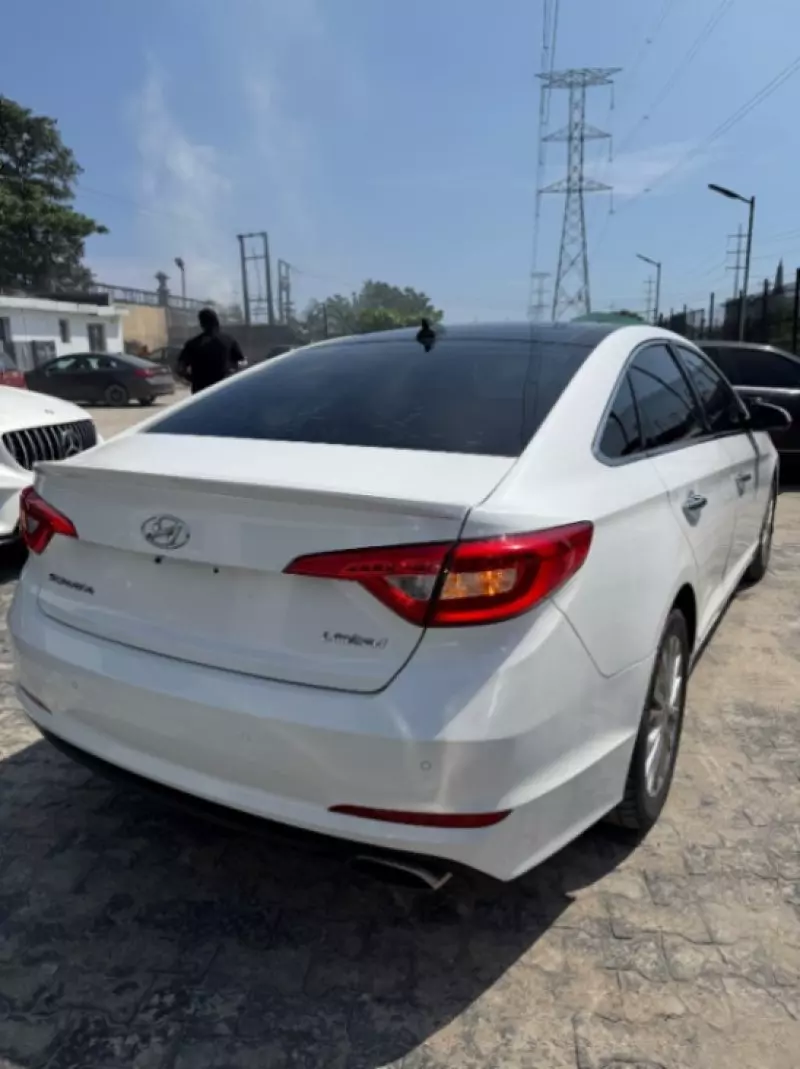 Hyundai Sonata   - 2015