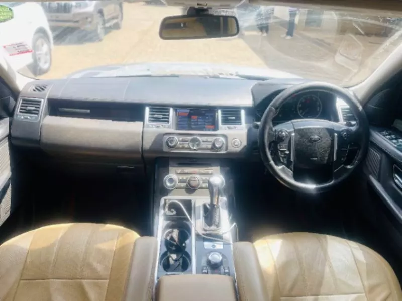 Land Rover Range Rover Sport   - 2011