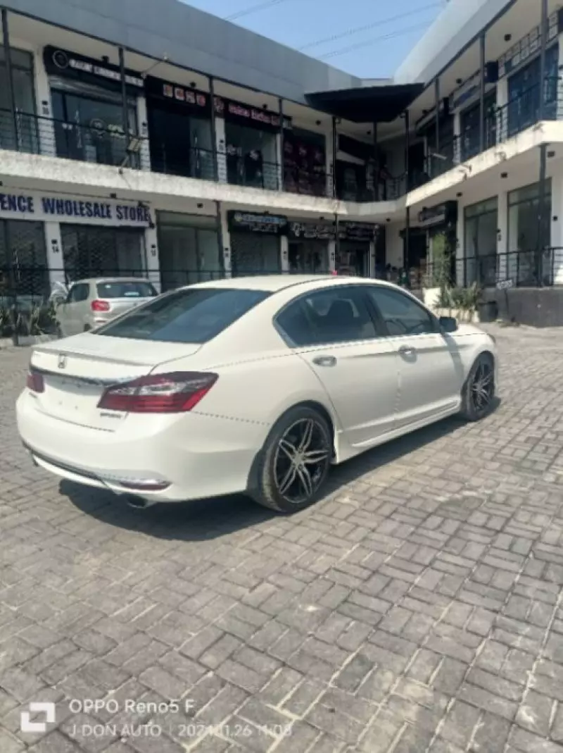 Honda Accord   - 2016