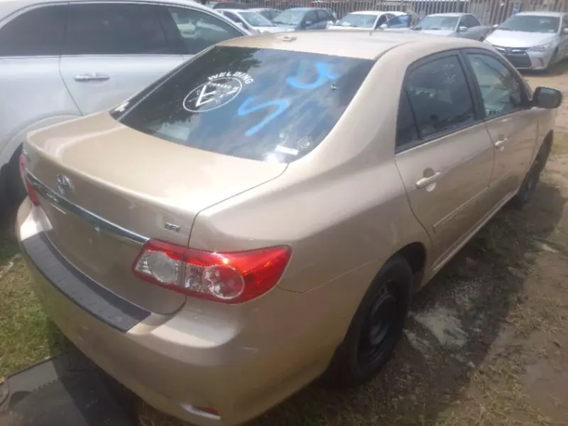 Toyota Corolla   - 2012