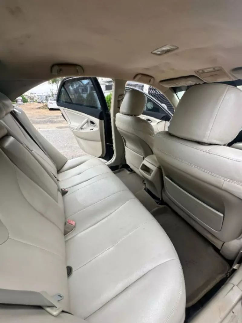 Toyota Camry   - 2009