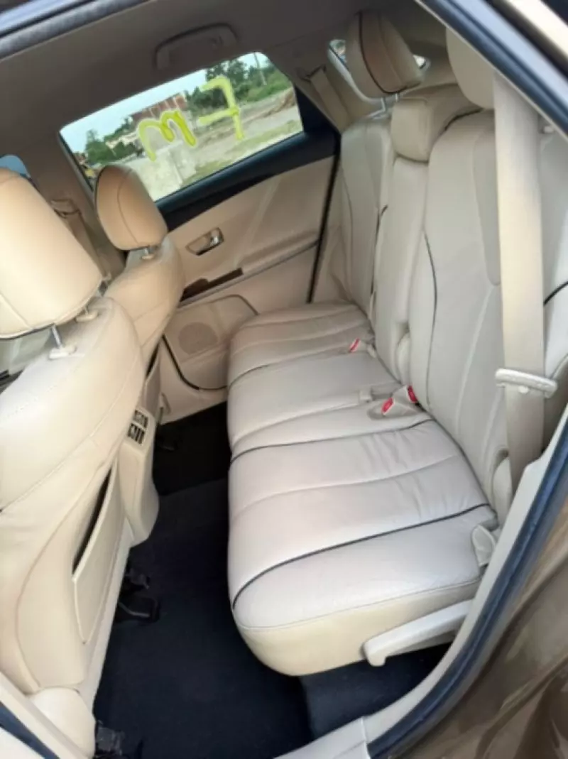 Toyota Venza   - 2013