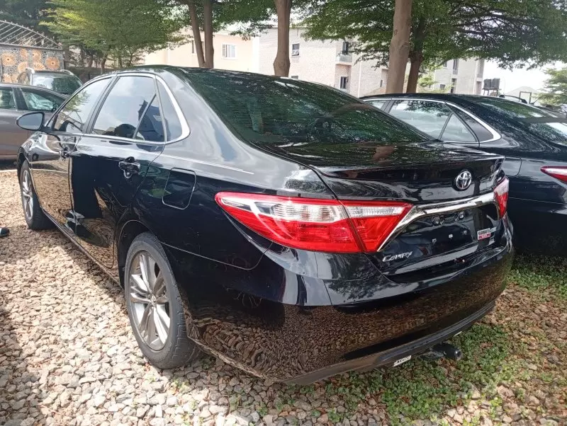 Toyota Camry   - 2016