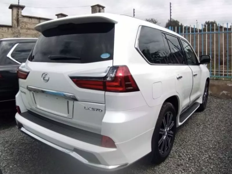 Lexus LX 570   - 2018