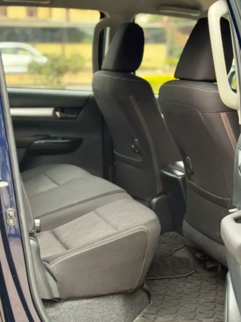 Toyota Hilux   - 2019