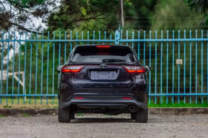 Toyota Harrier   - 2017