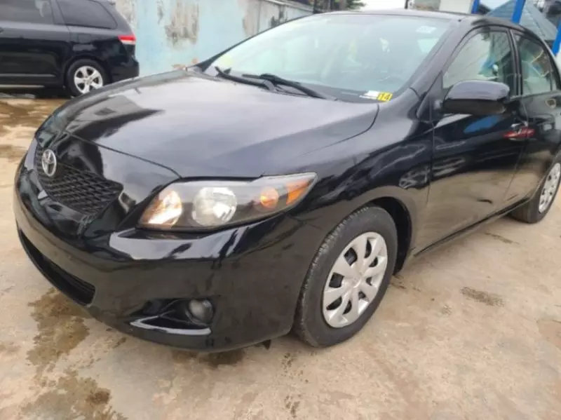 Toyota Corolla   - 2009