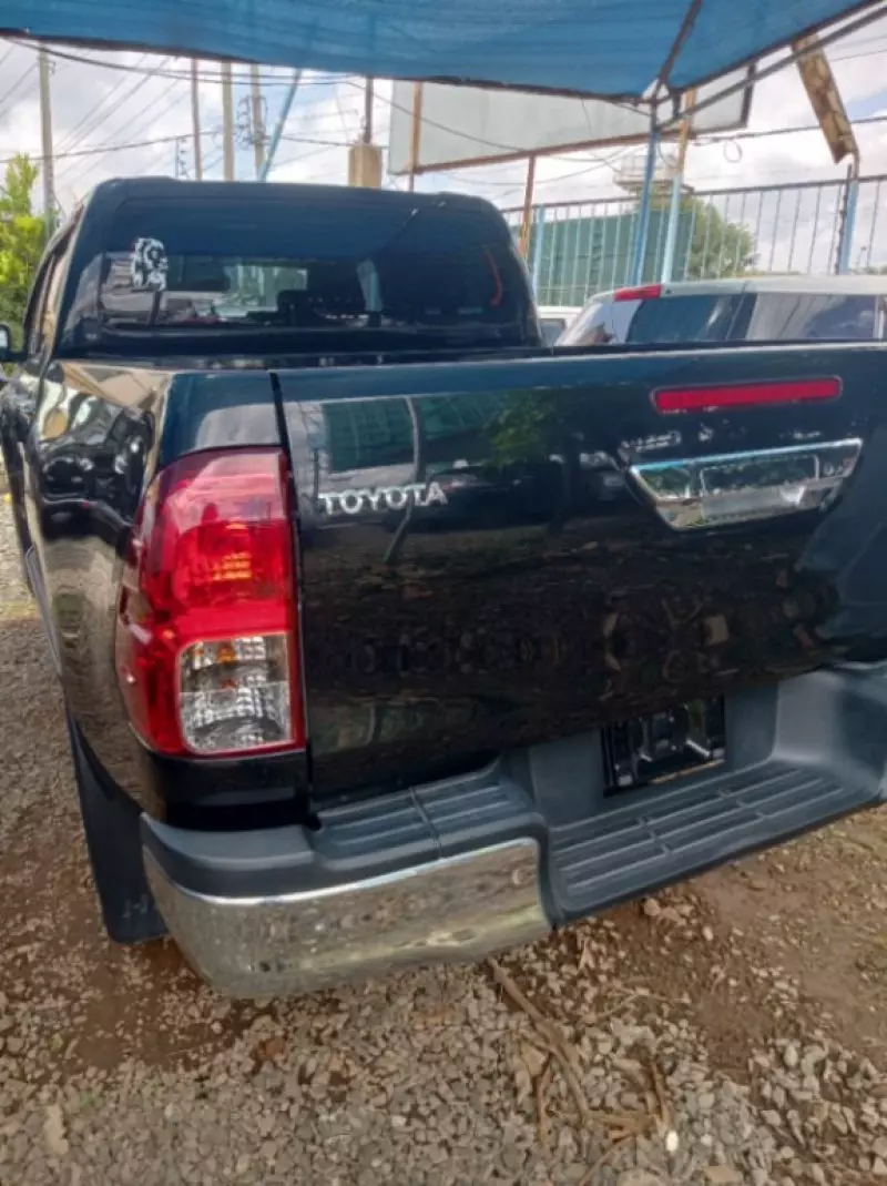 Toyota Hilux   - 2018