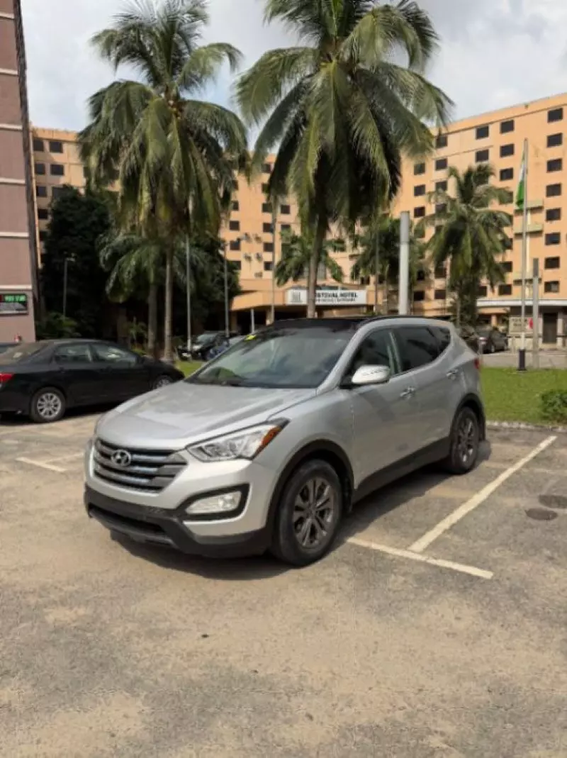 Hyundai Santa Fe - 2015