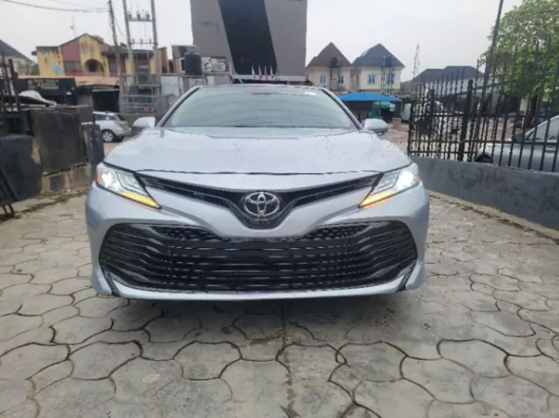 Toyota Camry   - 2018