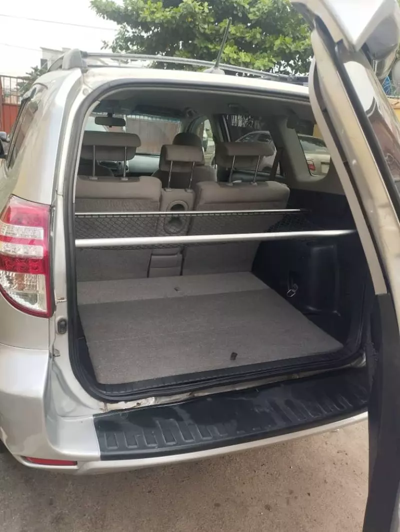 Toyota Rav4   - 2010