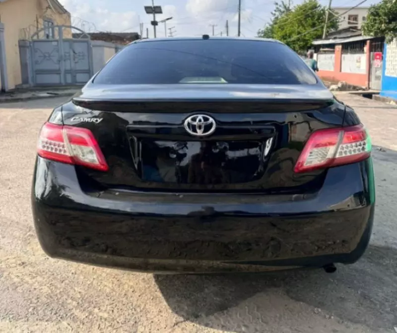 Toyota Camry   - 2010
