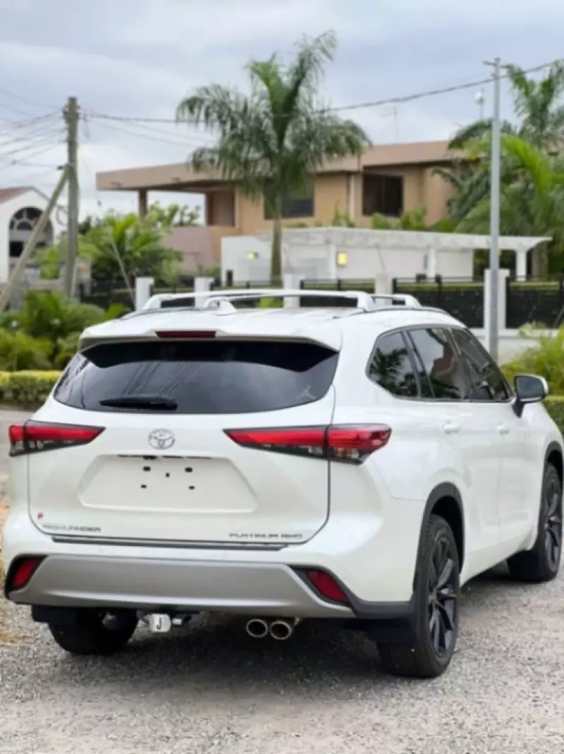 Toyota Highlander   - 2020