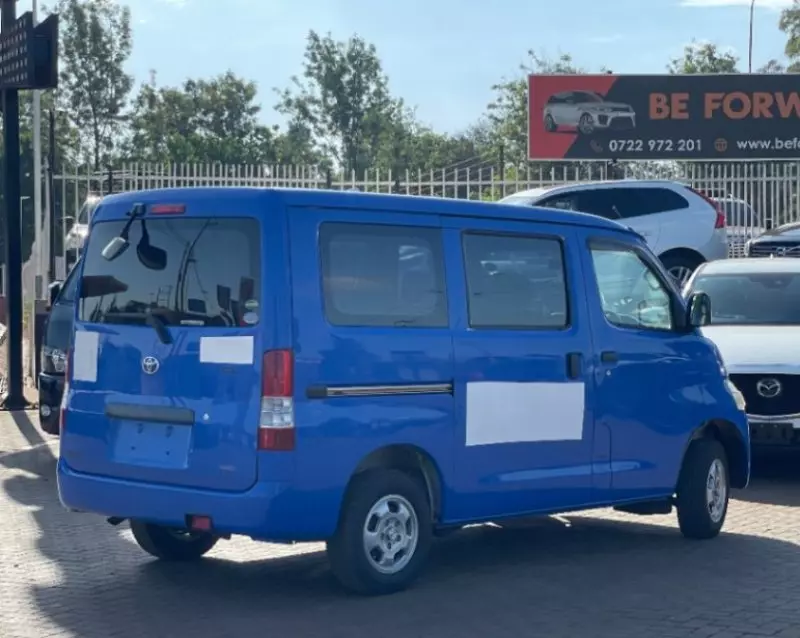 Toyota Town Ace   - 2017