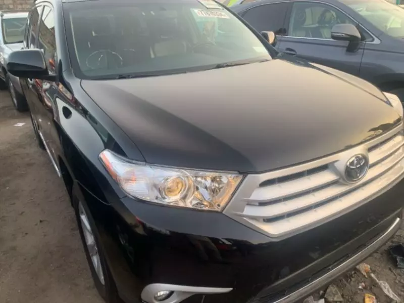 Toyota Highlander   - 2013
