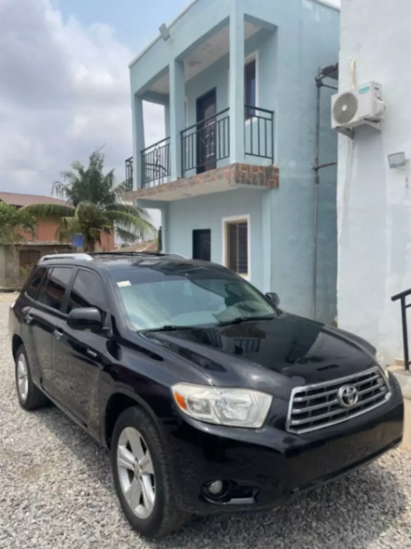 Toyota Highlander   - 2010