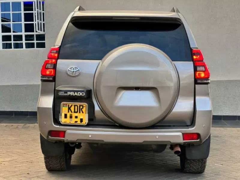 Toyota Landcruiser Prado   - 2017