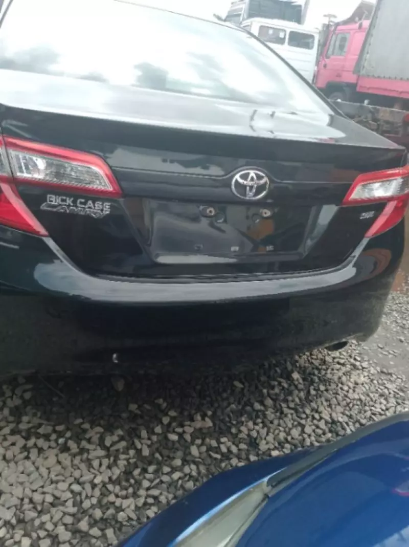 Toyota Camry   - 2012