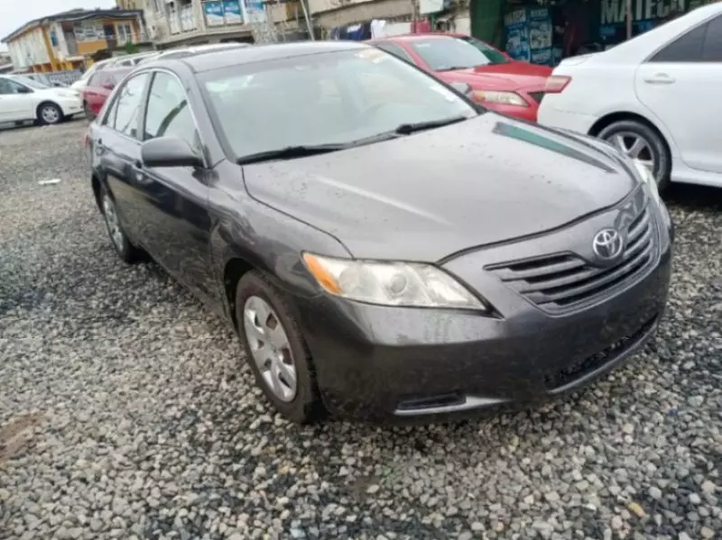 Toyota Camry   - 2009
