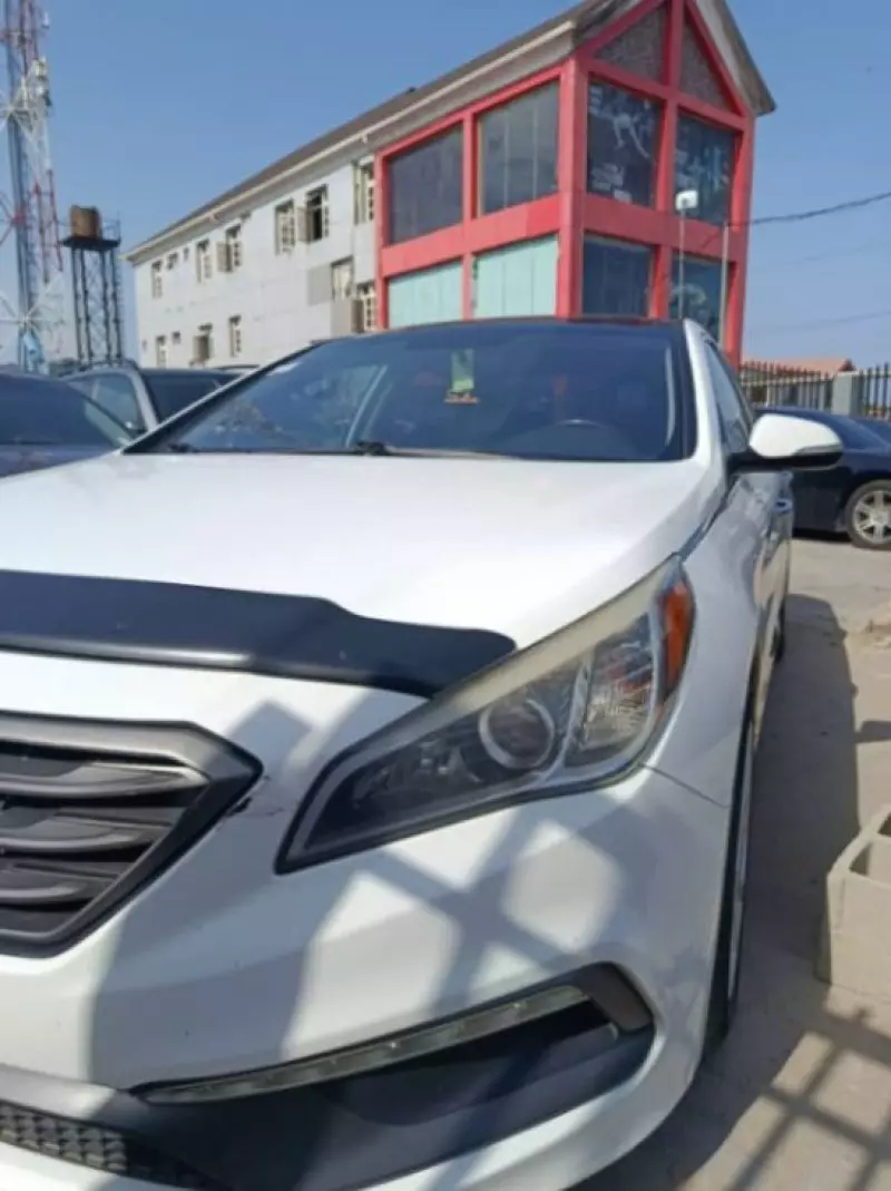 Hyundai Sonata   - 2016