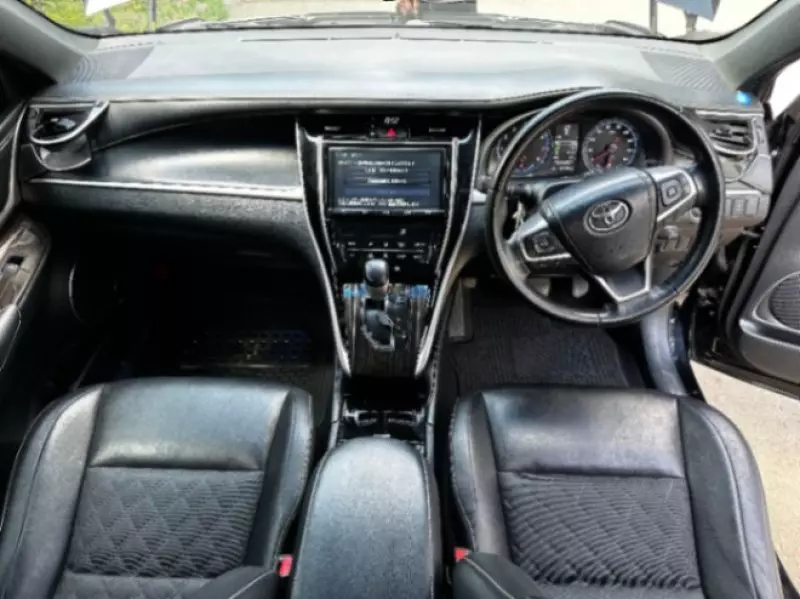 Toyota Harrier   - 2017