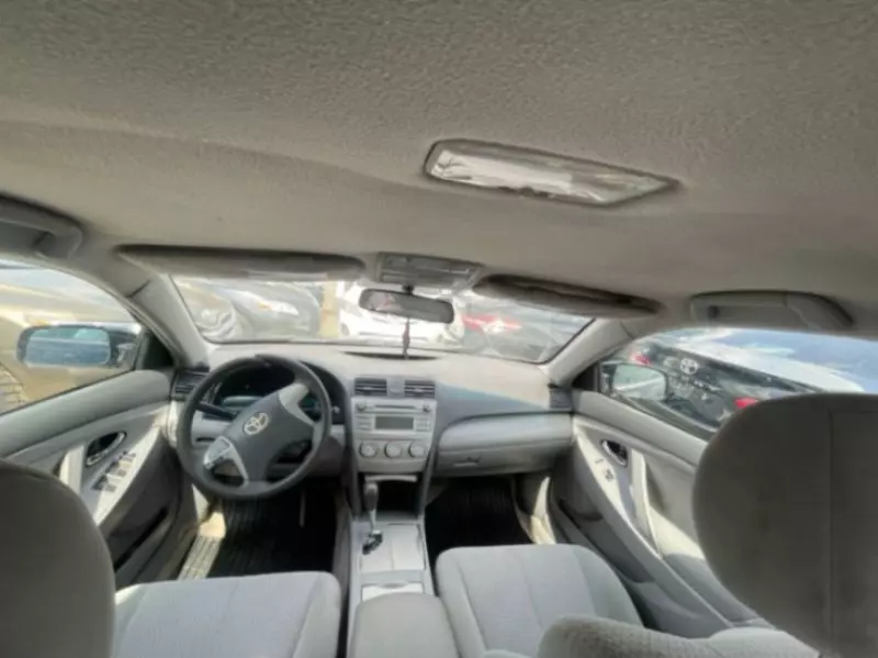 Toyota camry   - 2011