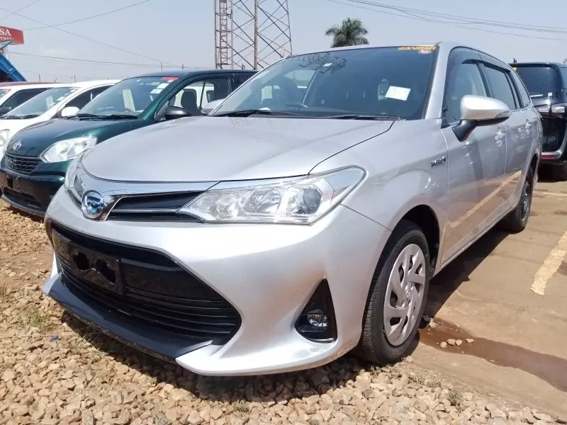 Toyota Fielder hybrid    - 2017