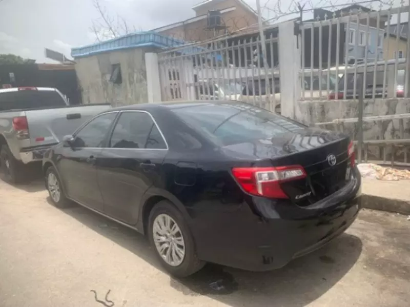 Toyota Camry   - 2012