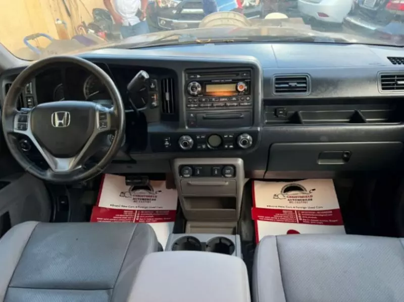 Honda Ridgeline   - 2011