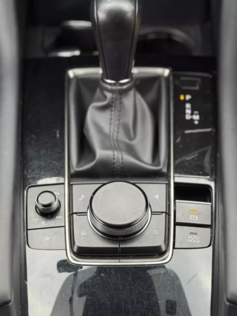 Mazda Axela    - 2018