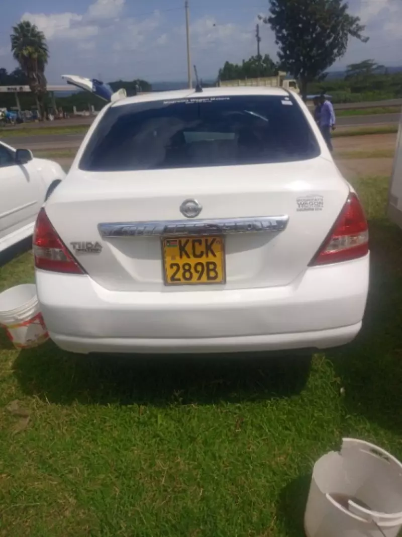 Nissan Tiida   - 2009