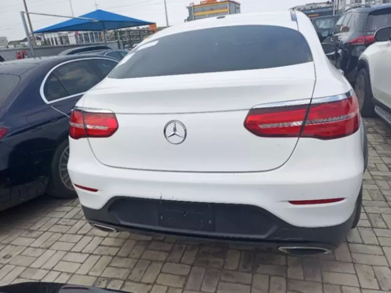 Mercedes-Benz GLC 300   - 2018