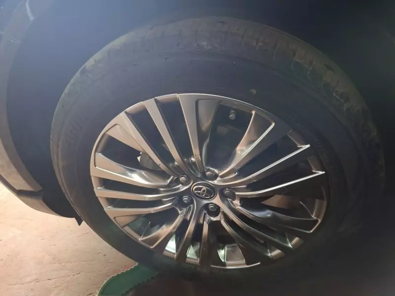 Toyota Harrier hybrid    - 2020