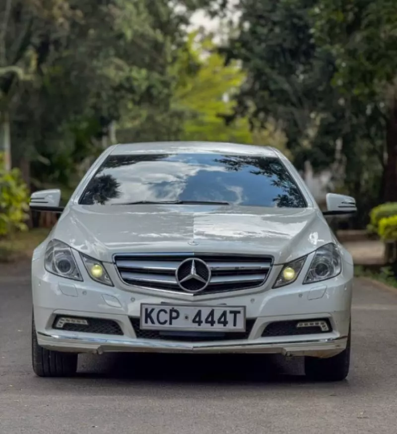 Mercedes-Benz E250   - 2011