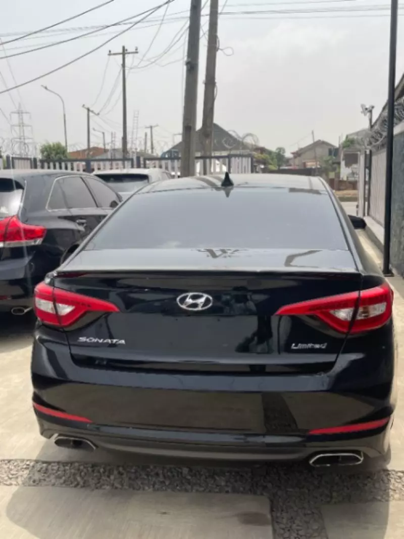 Hyundai Sonata   - 2015