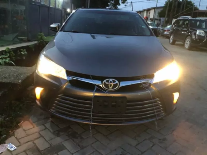Toyota Camry   - 2016
