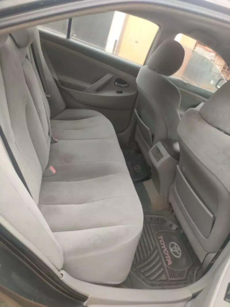 Toyota Camry   - 2009
