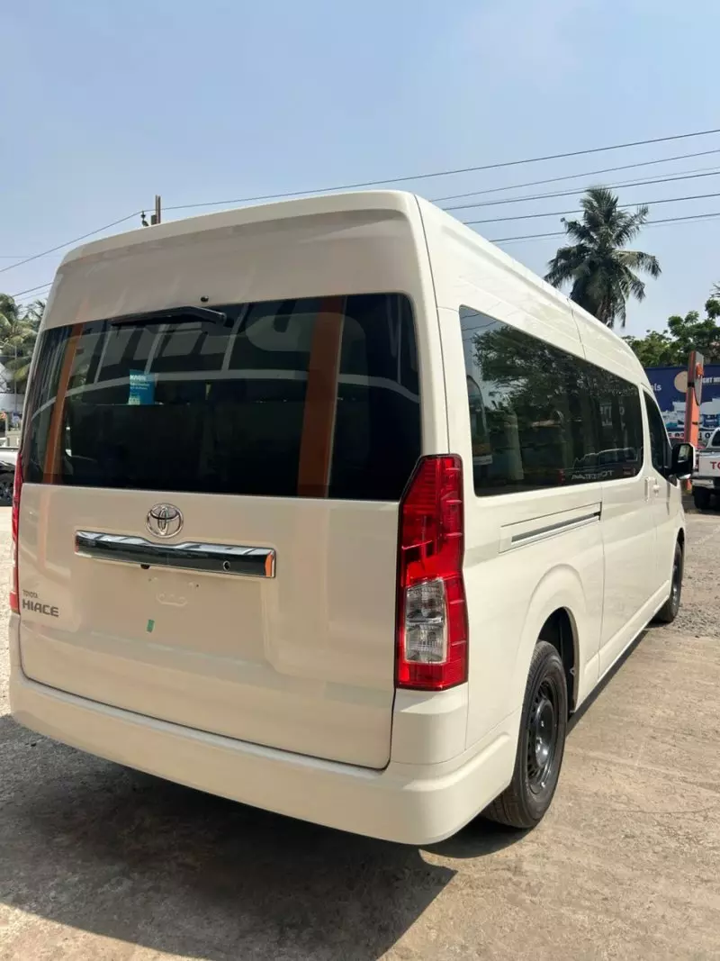 Toyota Hiace   - 2024