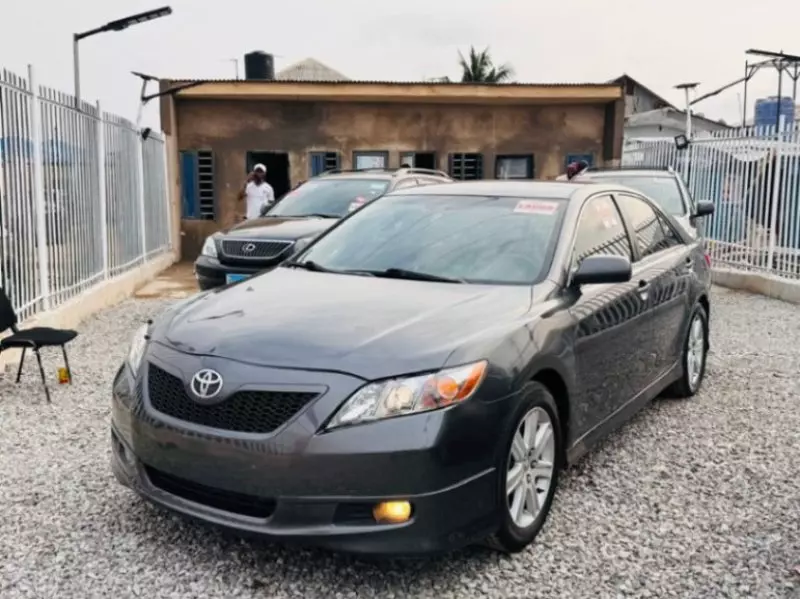 Toyota Camry   - 2008