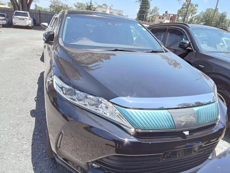 Toyota Harrier   - 2019